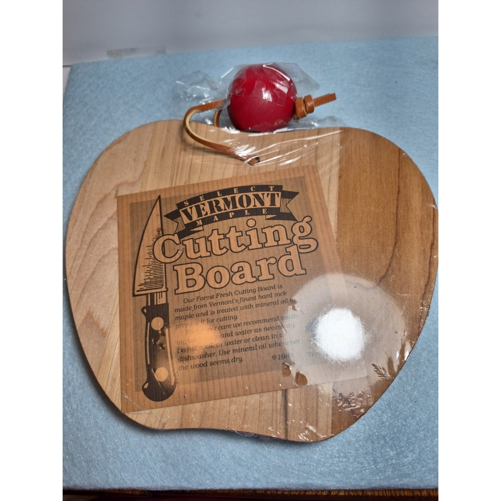 Select Maple VERMONT Apple Cutting Board